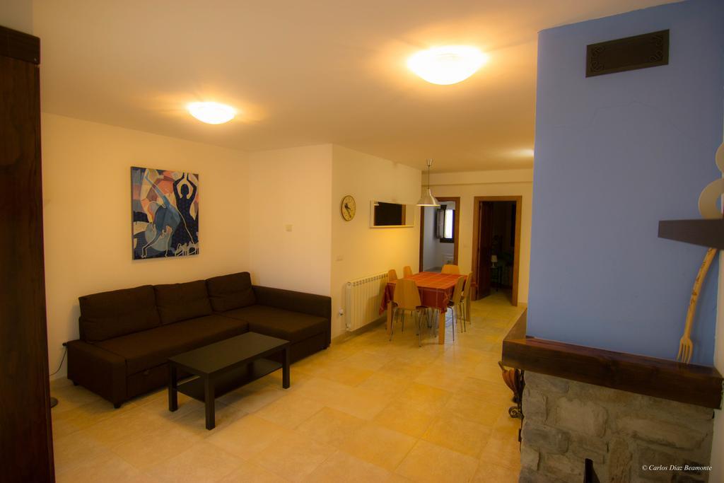 Apartamentos Turisticos Rio Gallego Fontellas  Exterior photo